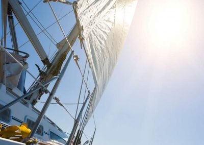 Sailing boat on the ocean | Featured image for Intermediate Sailing Courses – Intermediate Sailing Page from Southern Cross Yachting.