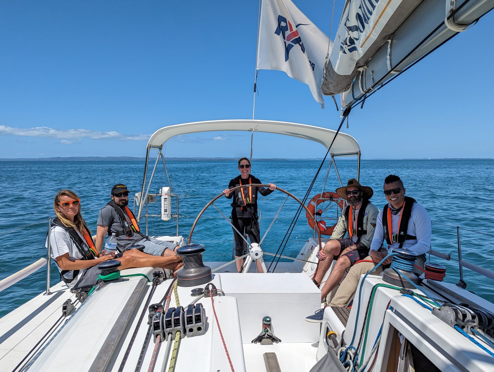 Sail boat on the ocean | Featured image for Intermediate Sailing Courses – Intermediate Sailing Page from Southern Cross Yachting. 